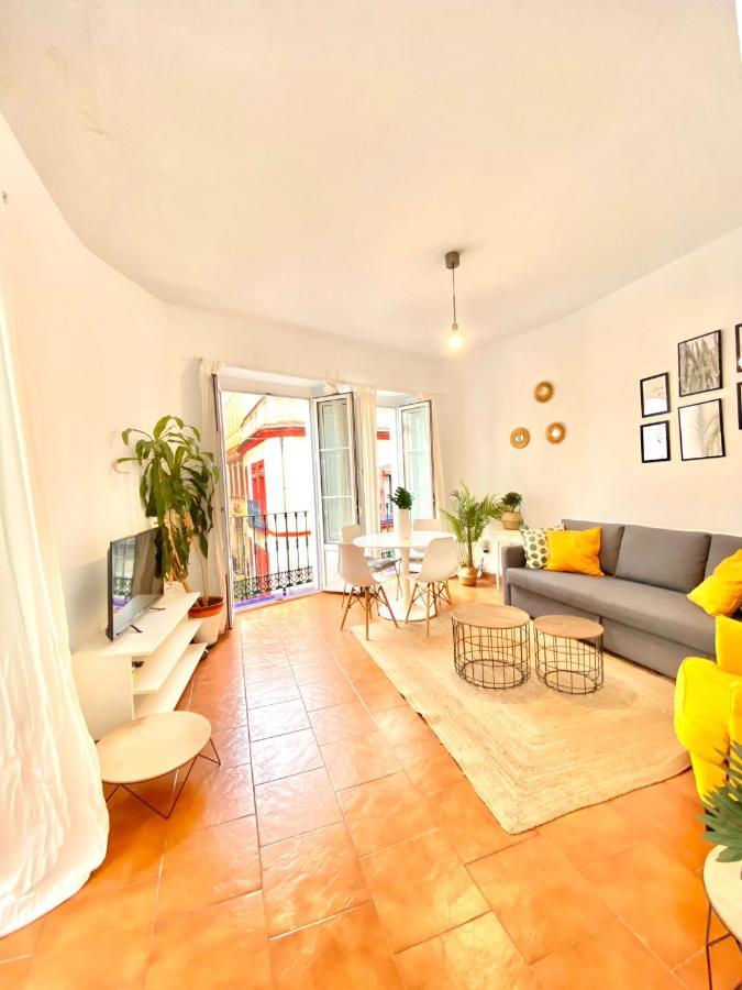 Comfortable Studio Old Town, Parking Optional Sevilla Exterior foto