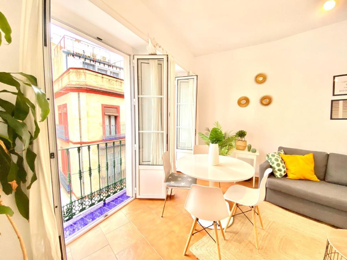 Comfortable Studio Old Town, Parking Optional Sevilla Exterior foto