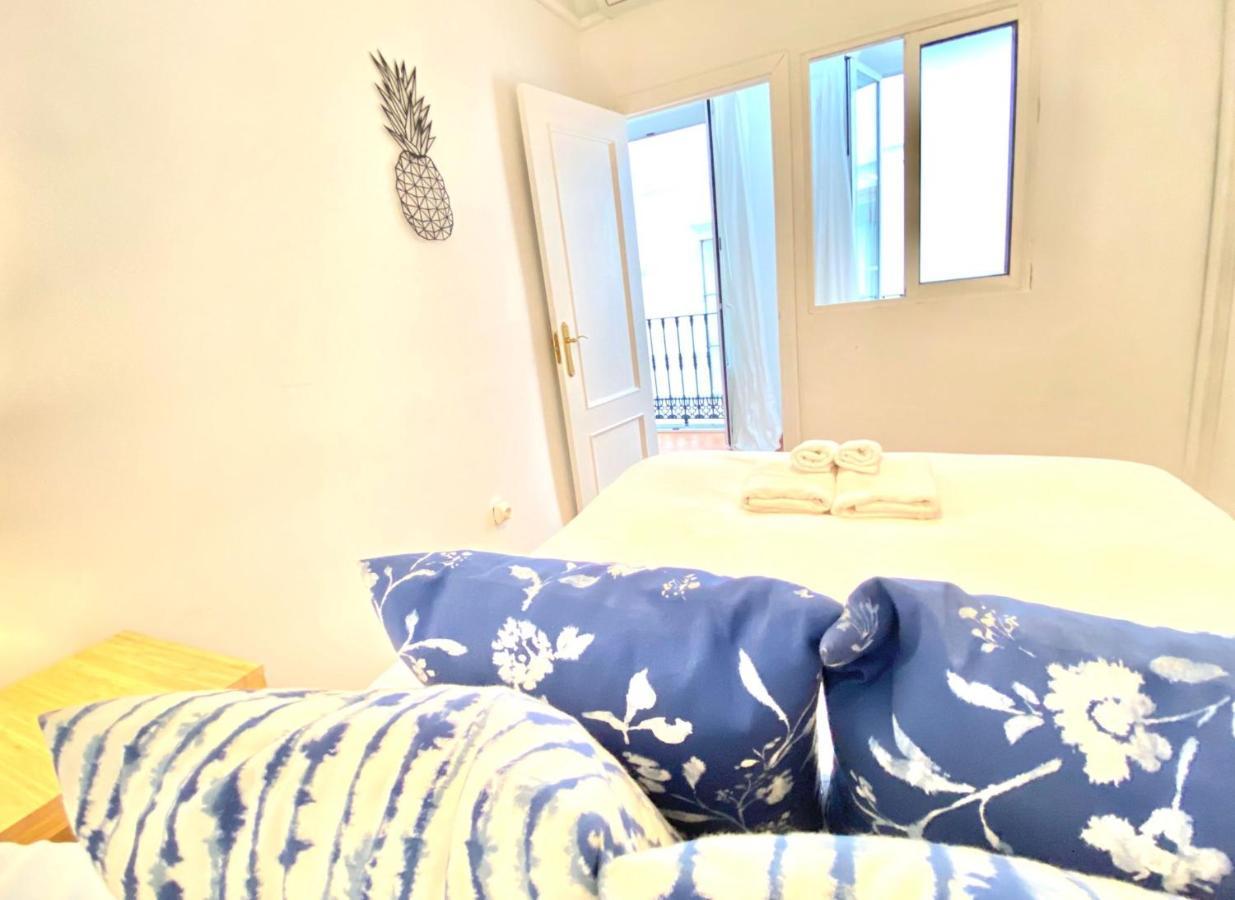 Comfortable Studio Old Town, Parking Optional Sevilla Exterior foto