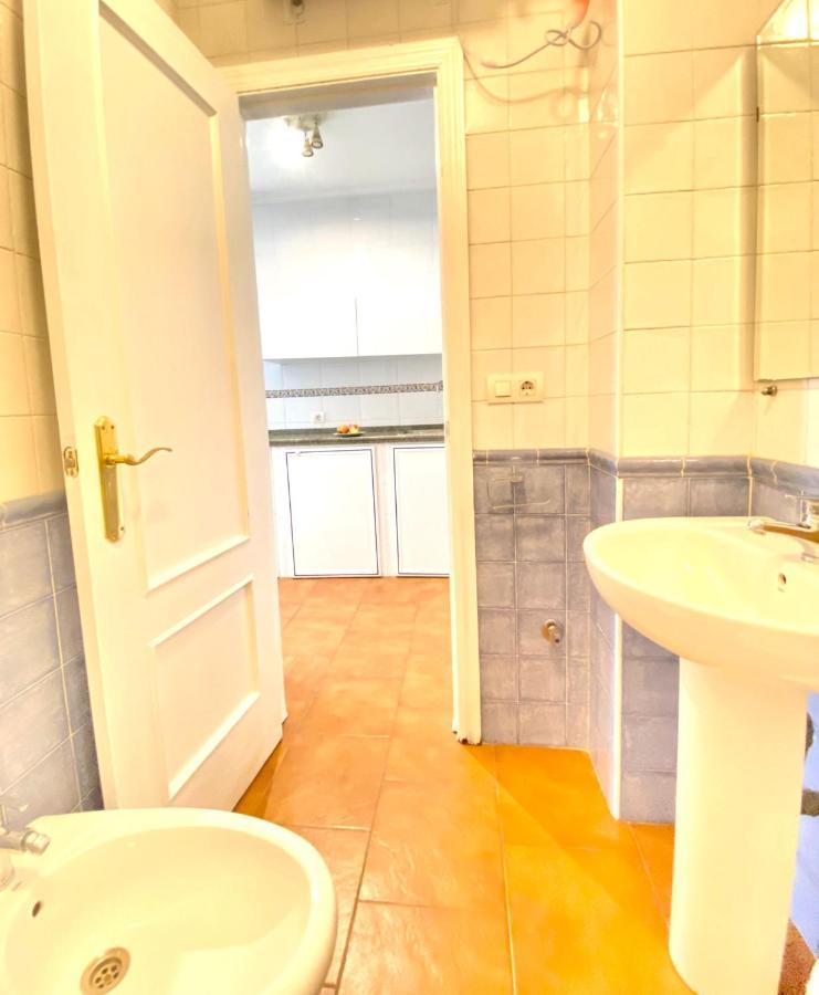 Comfortable Studio Old Town, Parking Optional Sevilla Exterior foto